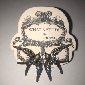 NEW! Eye-catching bird earrings studded w/rhinestones. Beautiful & unique!